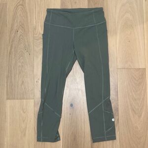 lululemon athletica Forest Green capris Leggings